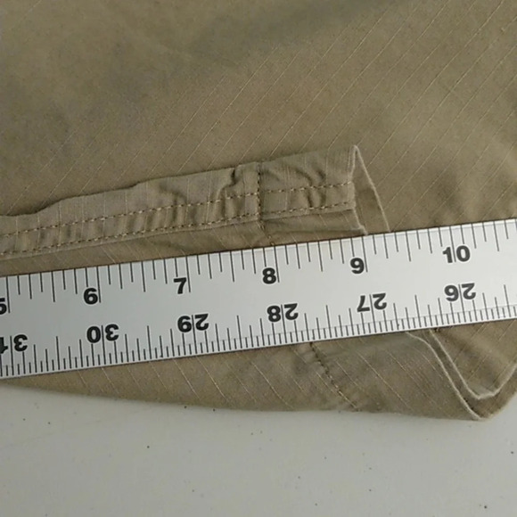 LEVIS WATERLESS, 100% COTTON, KHAKI TAN, CARGO SHORTS, SNAP CARGO POCKETS, W52 - Picture 9 of 10